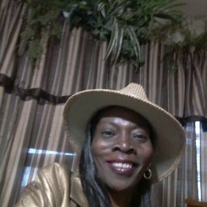 Meet your Posher, Debra